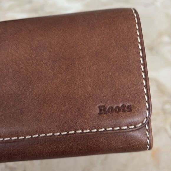 NWOT Roots Tribe Leather Trifold Wallet - Picture 7 of 16
